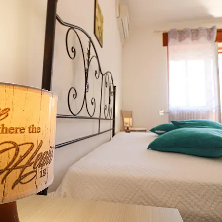 Isabels House In 10 Seats Holiday home *