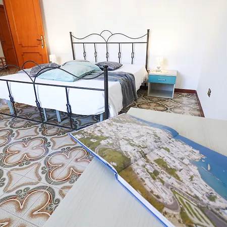 Isabels House In 10 Seats * Otranto