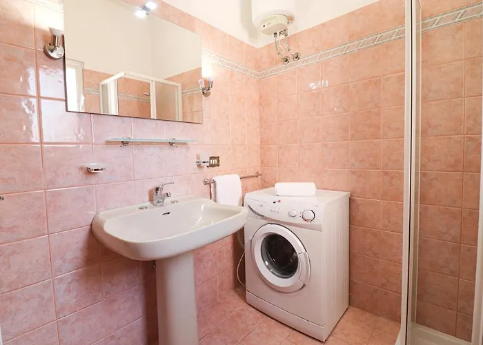 Isabels House In 10 Seats