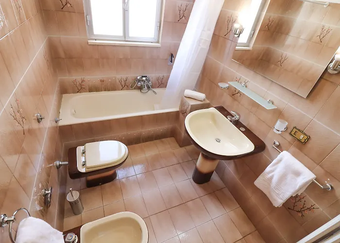 Isabels House In 10 Seats *