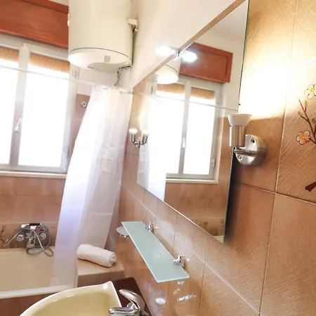 Isabels House In 10 Seats *