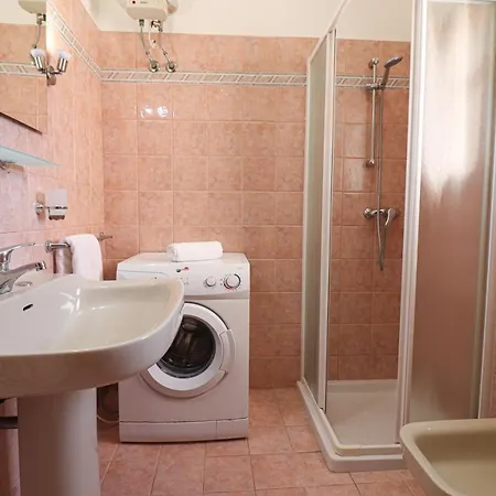 Isabels House In 10 Seats Otranto