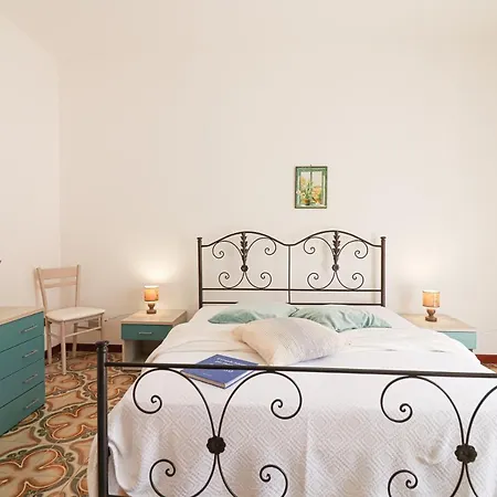 Isabels House In 10 Seats Otranto