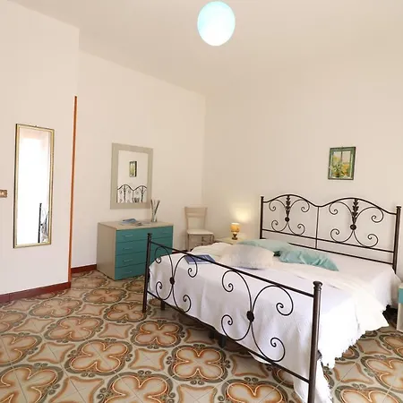 Isabels House In 10 Seats Otranto
