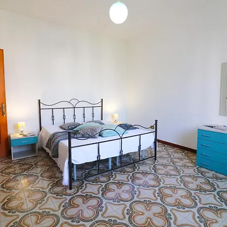 Isabels House In 10 Seats