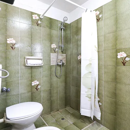 Isabels House In 10 Seats *