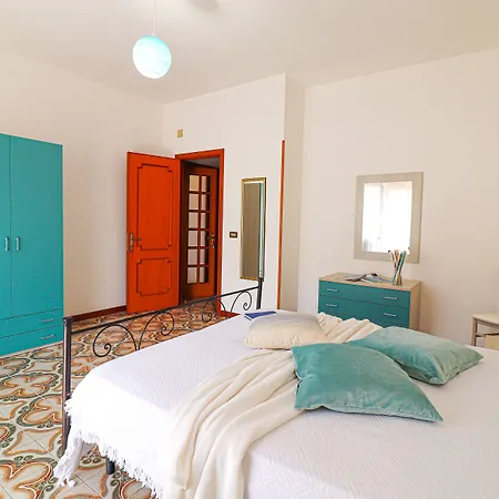 Сasa de vacaciones Isabels House In 10 Seats
