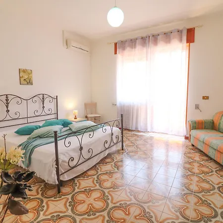 Isabels House In 10 Seats Otranto