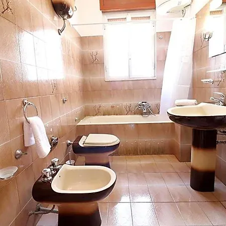 Сasa de vacaciones Isabels House In 10 Seats *