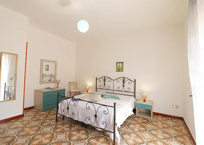 Isabels House In 10 Seats