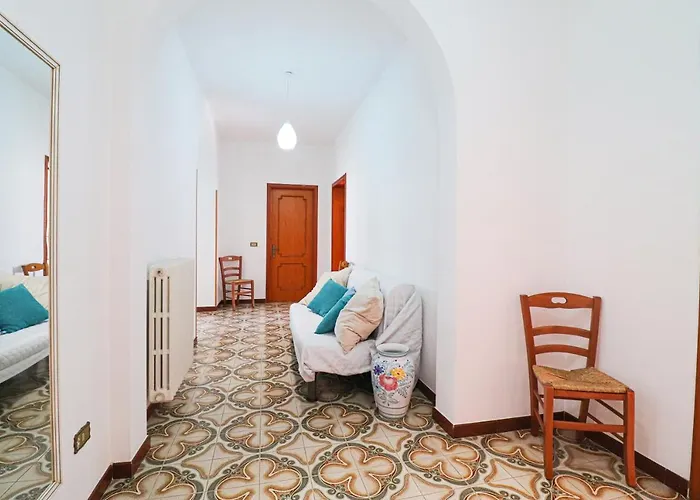 Isabels House In 10 Seats * Otranto